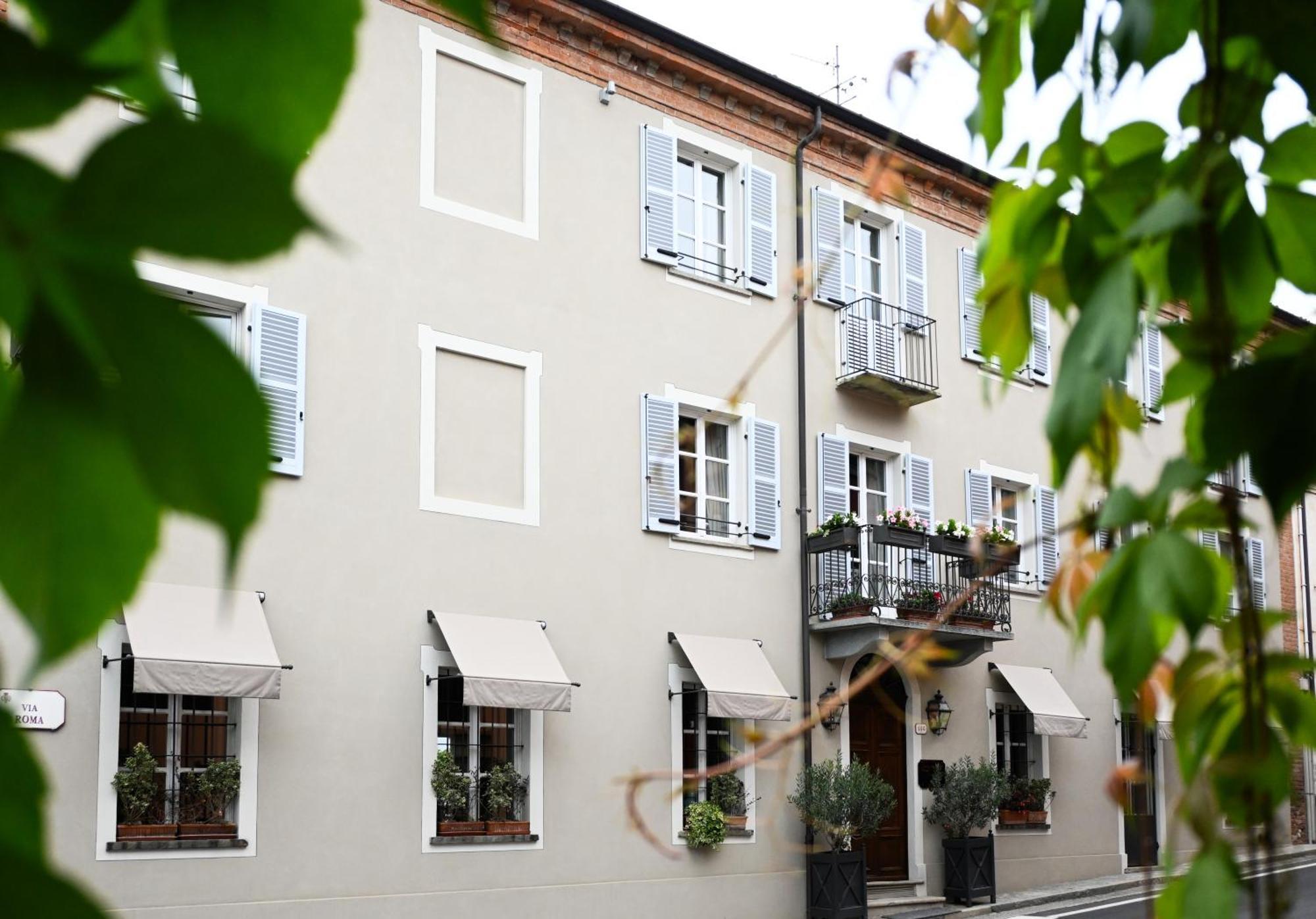 Corte Gondina Boutique Hotel La Morra Exterior foto